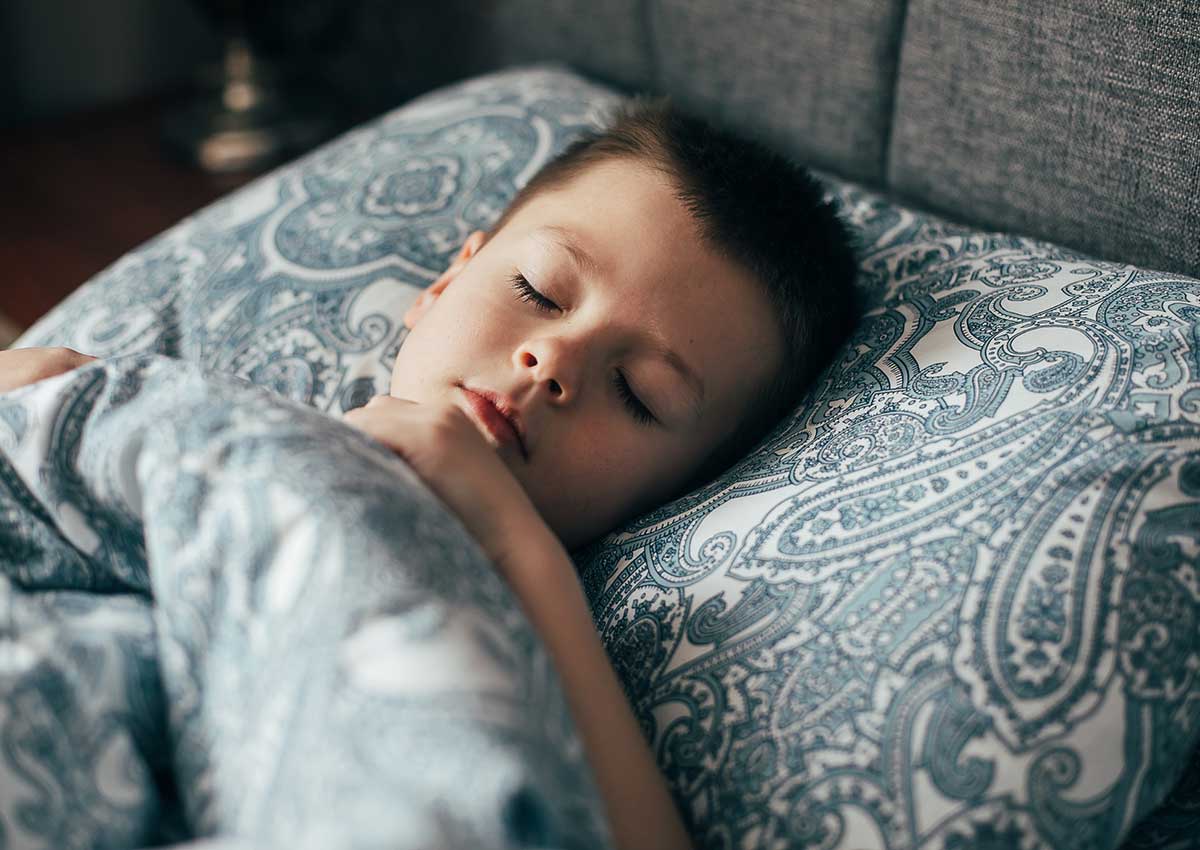 L’importance du sommeil chez les enfants : créer une routine pour des nuits paisibles